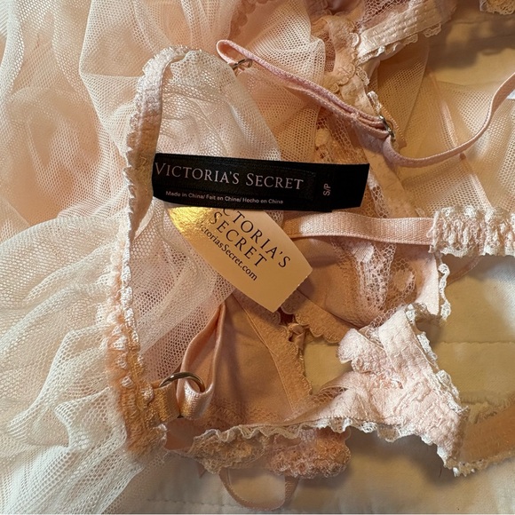 Victoria’s Secret vintage peek a boo Valentine’s Day babydoll lingerie - Picture 6 of 7